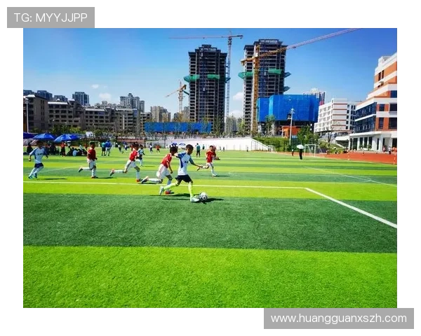 利用皇冠登1足球出租服务，让您的校园足球赛和社区足球活动更加顺利和成功，享受专业支持